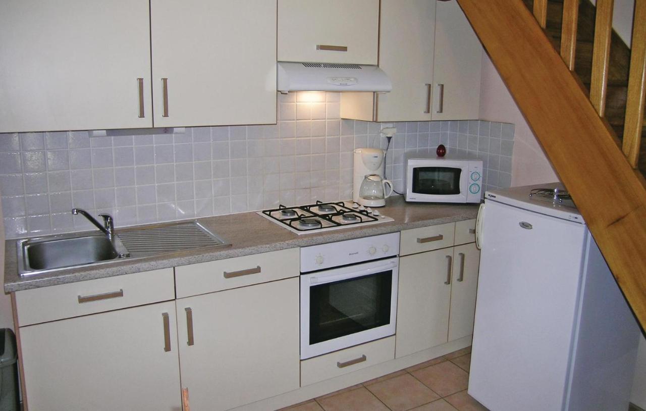 Amazing Apartment In Roz-Landrieux With Kitchen Exterior foto